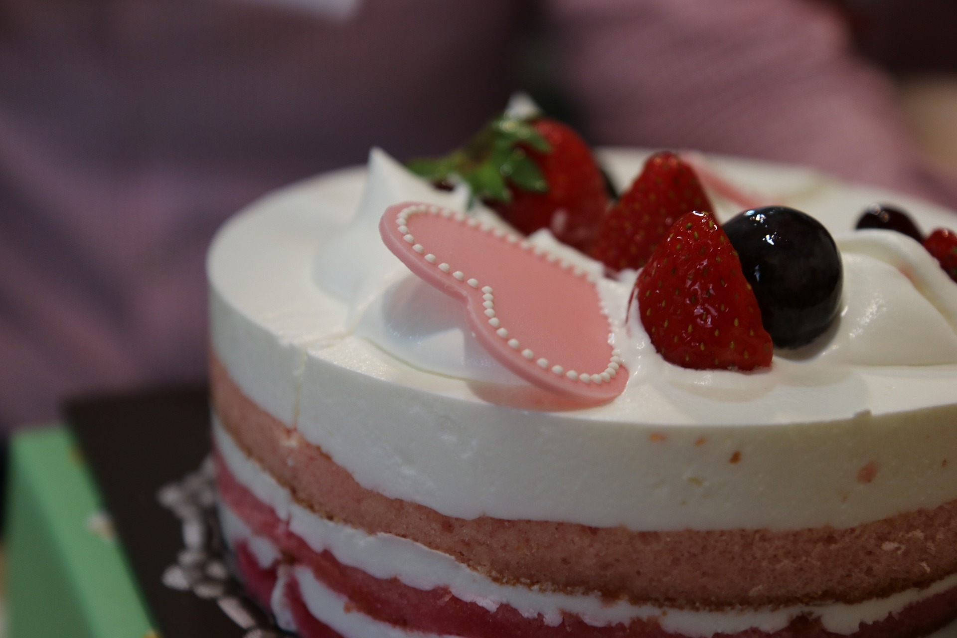 ショートケーキの「苺」はいつ食べるべきか？
